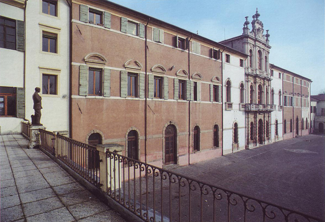 La facciata su cortile @ Palazzo Ca' Pesaro